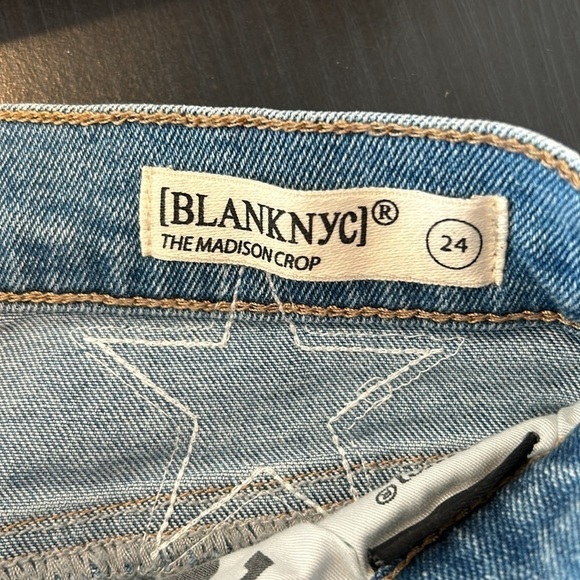 BLANK NYC Madison Crop High Rise Straight in In Too Deep Star Jeans Size 24 - Picture 5 of 6